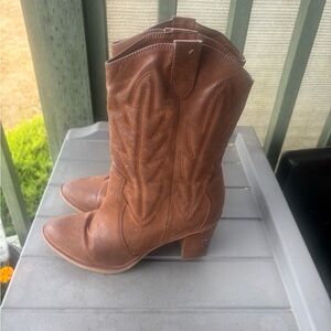 Brown Western-Style Boots